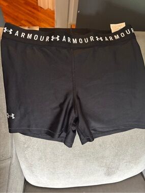 Under Armour Black Women’s Performance Bike Shorts with Branded Waistband